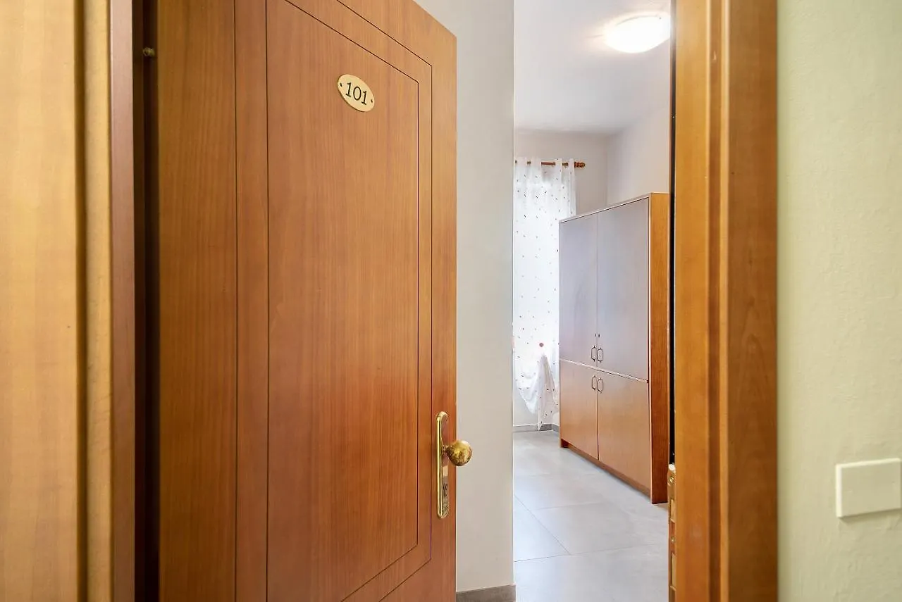 Residence Paradiso Bilocale 101 Moneglia Italy
